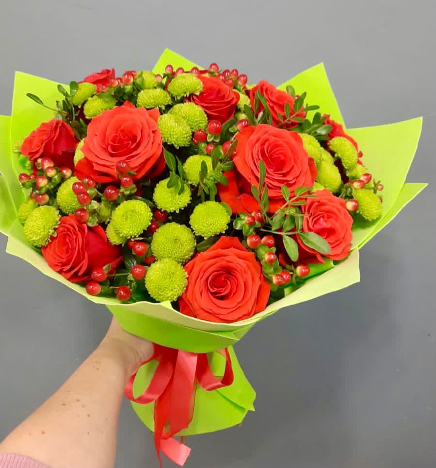 Букет цветов из: Хризантемы и Розы в Петропавловке