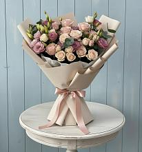 Букет цветов из:  Розы и Лизиантусы в Петропавловке