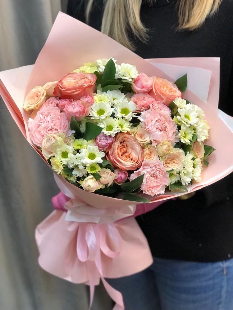 Букет цветов из: Гвоздики, Розы и Хризантемы в Петропавловке