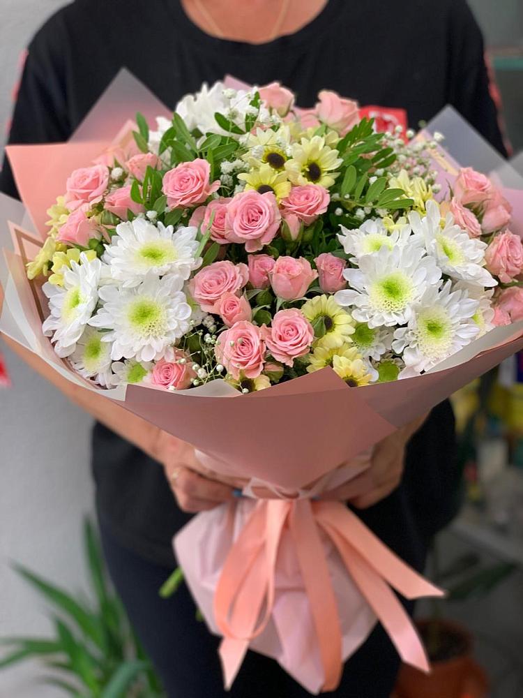Букет цветов из: Розы и Хризантемы в Петропавловке