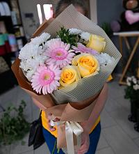 Букет цветов из:  Герберы, Розы и Хризантемы в Петропавловке