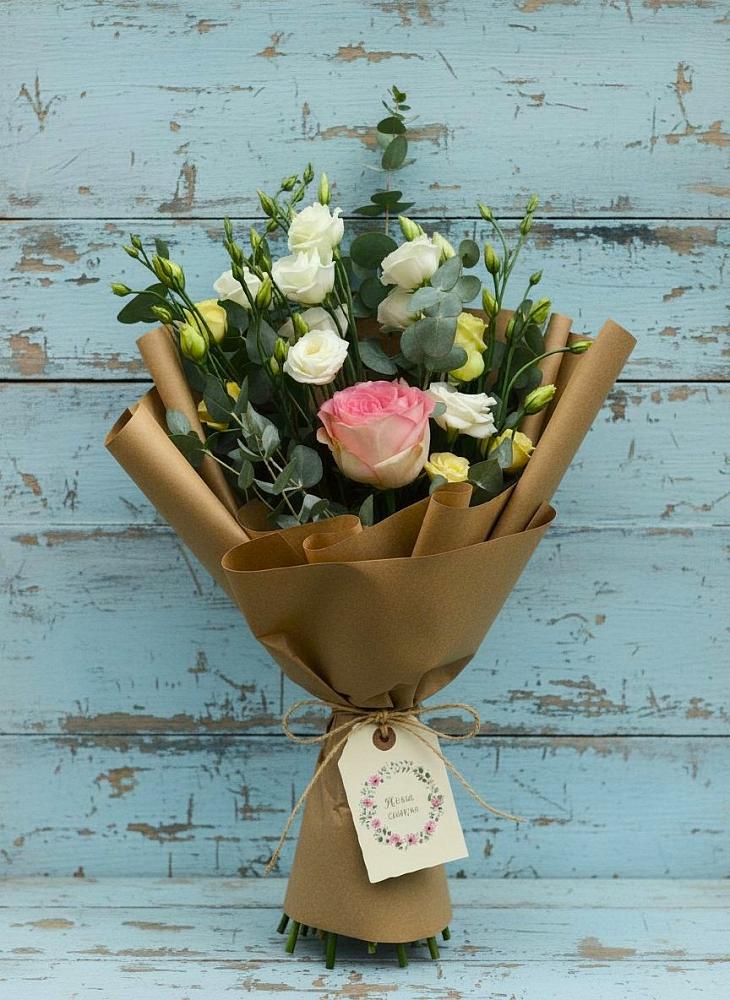 Букет цветов из: Розы и Лизиантусы в Петропавловке