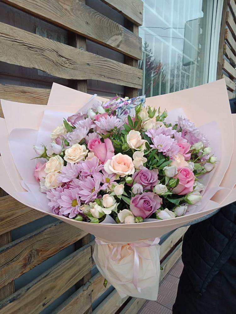 Букет цветов из: Розы и Хризантемы в Петропавловке