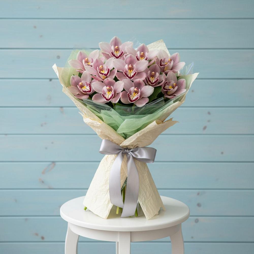 Букет цветов из: Орхидеи и Розы в Петропавловке