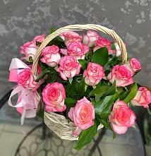 Цветочная композиция из Розы в корзине #REPLACE_PRED# Петропавловке