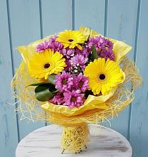 Букет цветов из:  Хризантемы и Герберы #REPLACE_PRED# Петропавловке