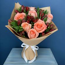 Букет цветов из:  Розы и Альстромерии в Петропавловке