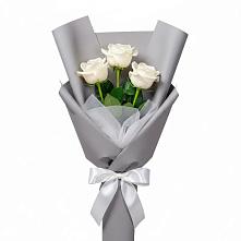 Букет 3 белые розы #REPLACE_PRED# Петропавловке
