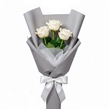 Букет 3 белые розы в Петропавловке
