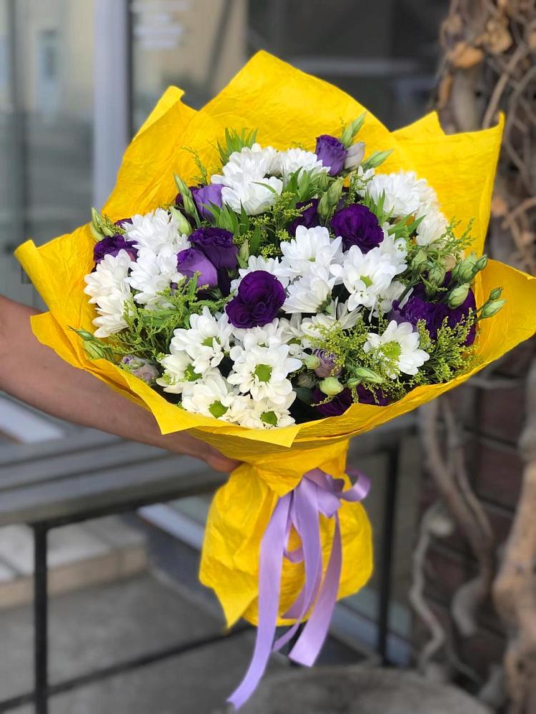 Букет цветов из: Ирисы, Хризантемы и Ромашки в Петропавловке