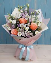 Букет цветов из:  Лизиантусы, Розы, Альстромерии и Гипсофила в Петропавловке