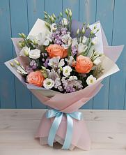 Букет цветов из:  Лизиантусы, Розы, Альстромерии и Гипсофила в Петропавловке