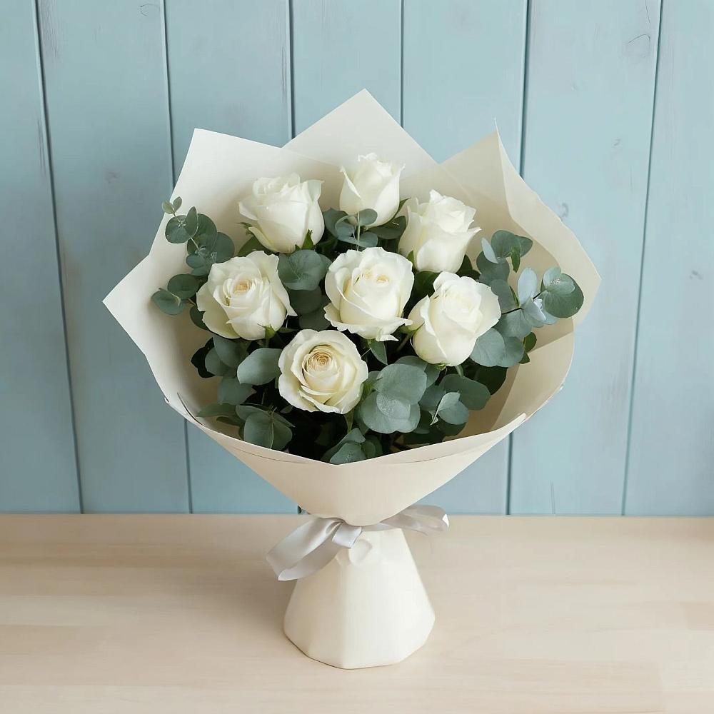 Букет Белые розы в Эвкалипте в Петропавловке