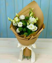 Букет цветов из:  Хризантемы и Лизиантусы в Петропавловке