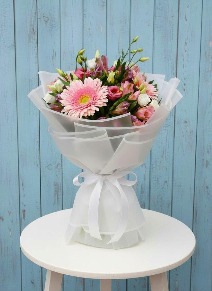 Букет цветов из: Герберы, Альстромерии и Лизиантусы в Петропавловке