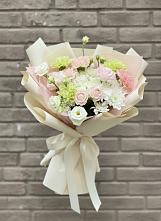 Букет цветов из:  Гвоздики, Розы, Лизиантусы и Хризантемы в Петропавловке