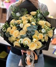 Букет цветов из:  Розы и Лизиантусы #REPLACE_PRED# Петропавловке