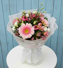 Букет цветов из:  Герберы, Альстромерии и Лизиантусы в Петропавловке