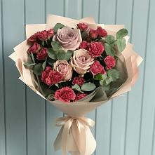 Букет цветов из:  Гвоздики и Розы в Петропавловке