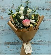Букет цветов из:  Розы и Лизиантусы в Петропавловке