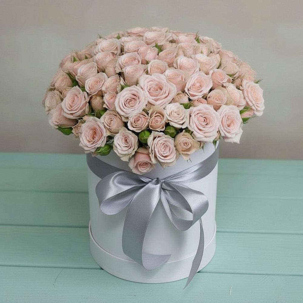 Цветочная композиция из Розы в шляпной коробке в Петропавловке